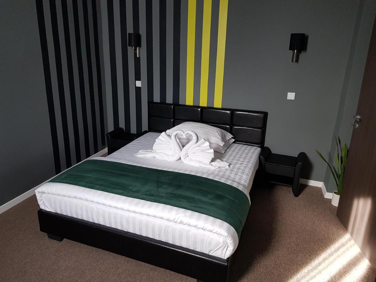 Resita Residence Sauna Apartment Bagian luar foto